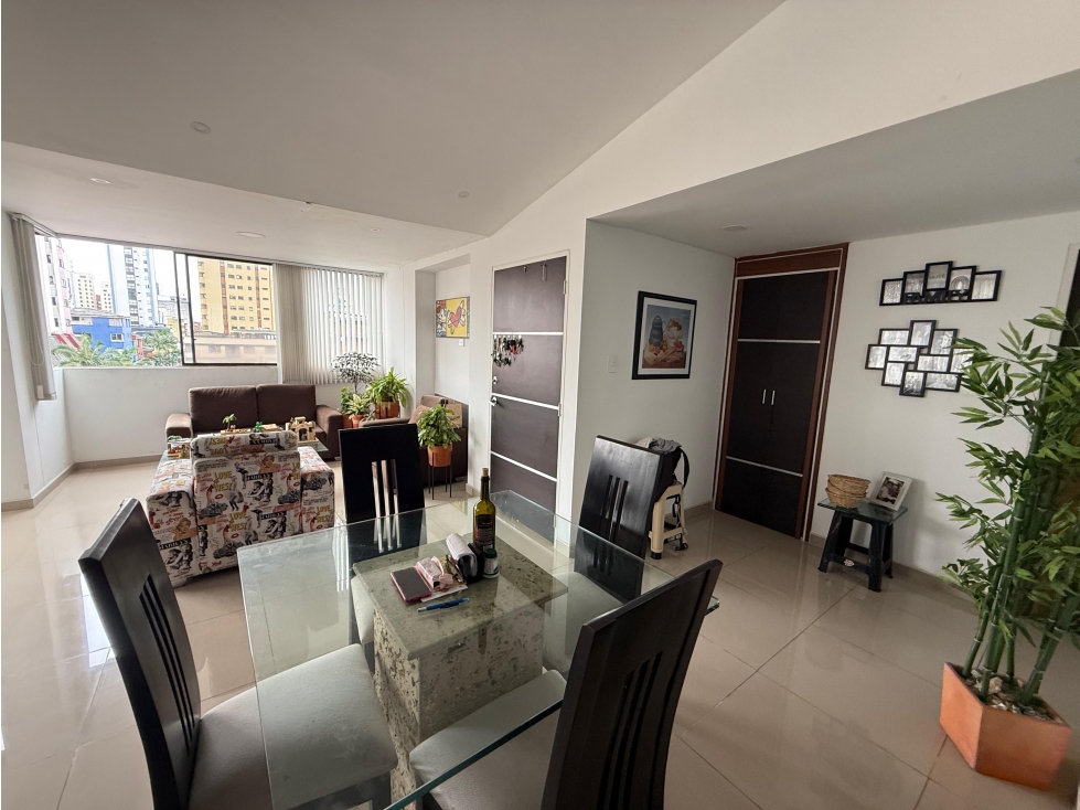 APARTAMENTO GRANDE CON PARQUEADERO EN EL CENTRO DE PEREIRA — foto 3