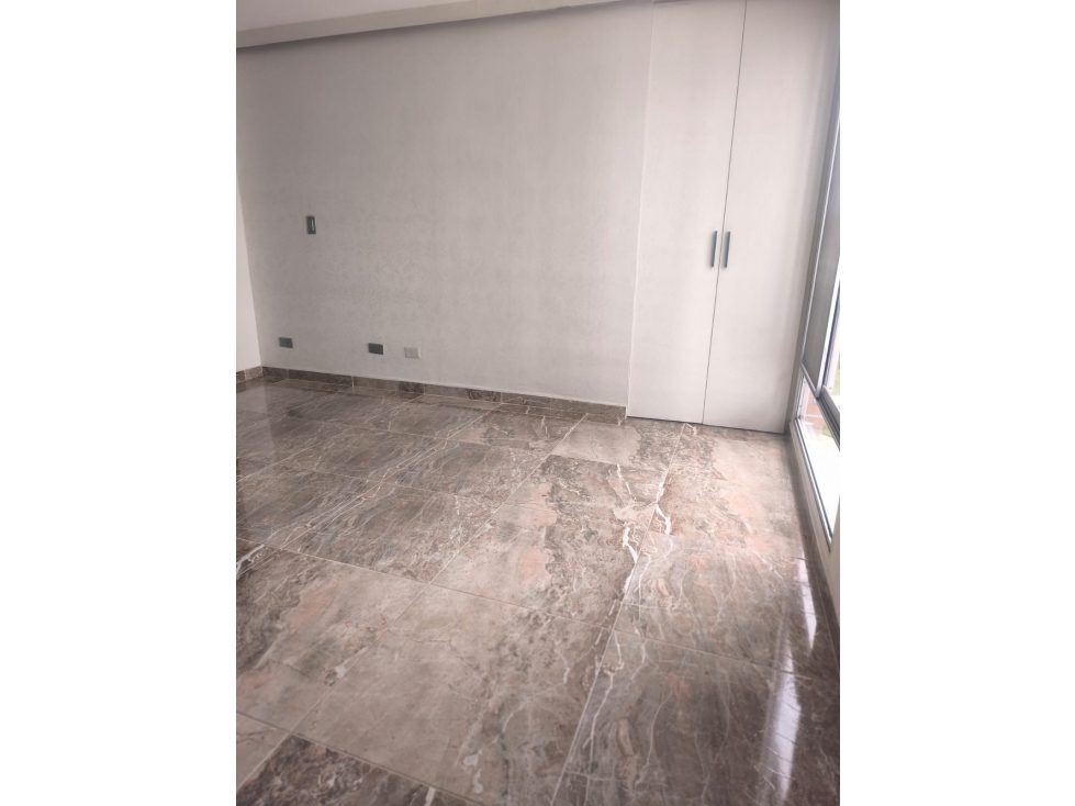 Apartamento en venta en Pinares - con ascensor y parqueadero — foto 4