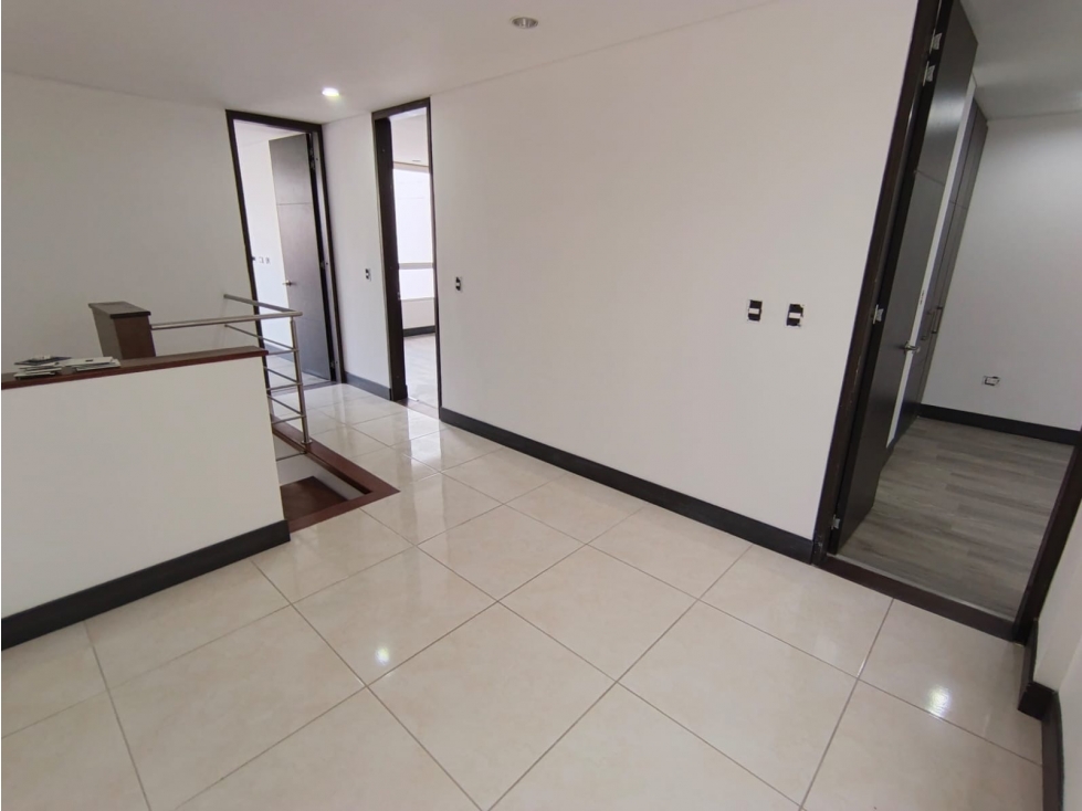 Casa en venta en Villa Olímpica con 4 habitaciones y garaje — foto 5