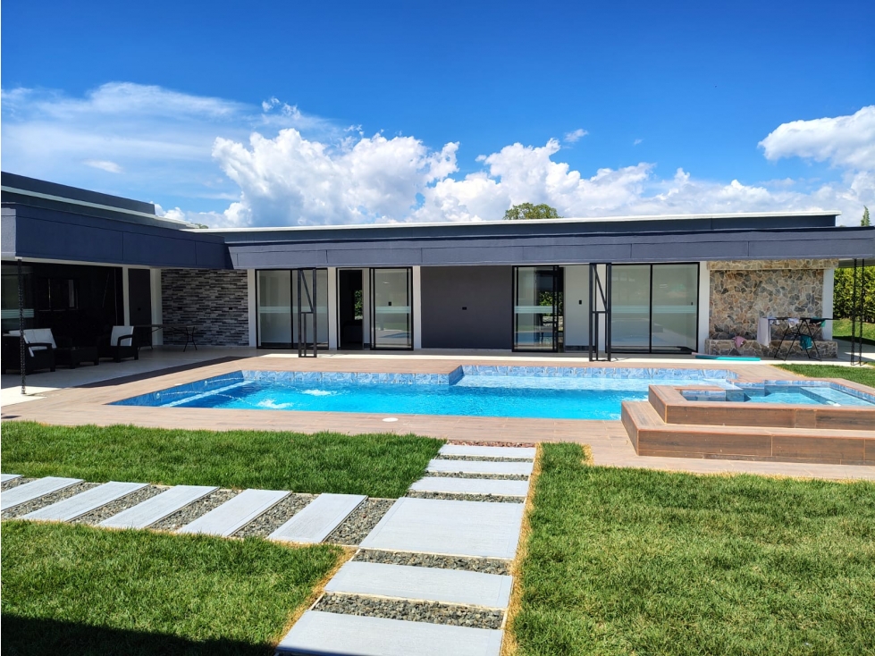 CASA CAMPESTRE AMOBLADA EN RENTA  1.500 M², PISCINA Y JACUZZI