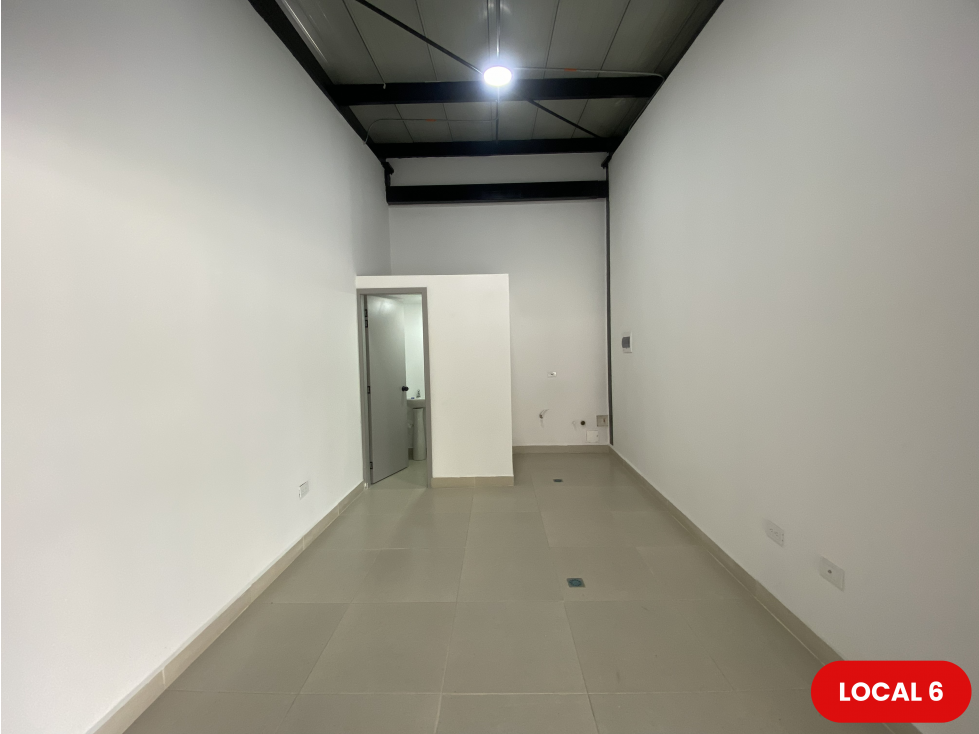 LOCALES EN VENTA FRENTE A D1 - UBICACIÓN DE ALTO FLUJO COMERCIAL - 6