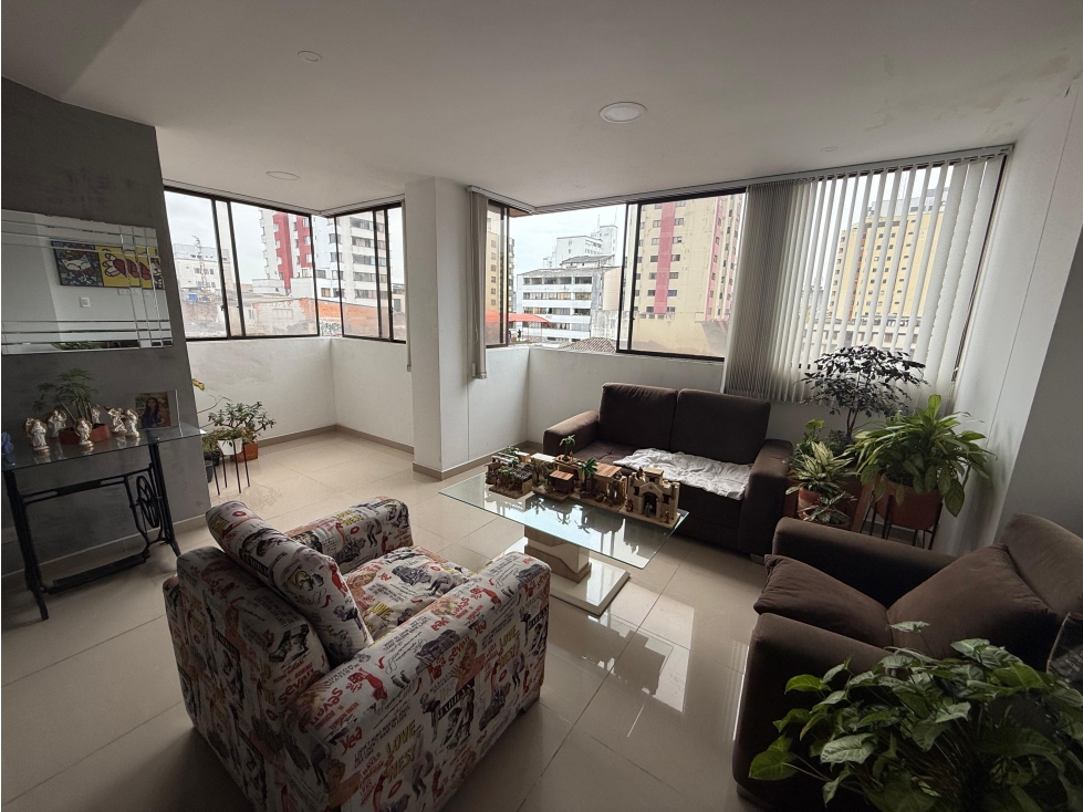 APARTAMENTO GRANDE CON PARQUEADERO EN EL CENTRO DE PEREIRA — foto 4