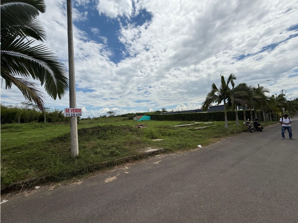 1.640 M² En Cerritos Lote Plano, con Vista y sin Administración — foto 6