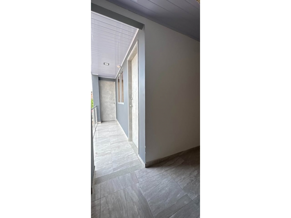 Edificio con apartaestudios, penthouse y local a 3 cuadras de la UTP - 6