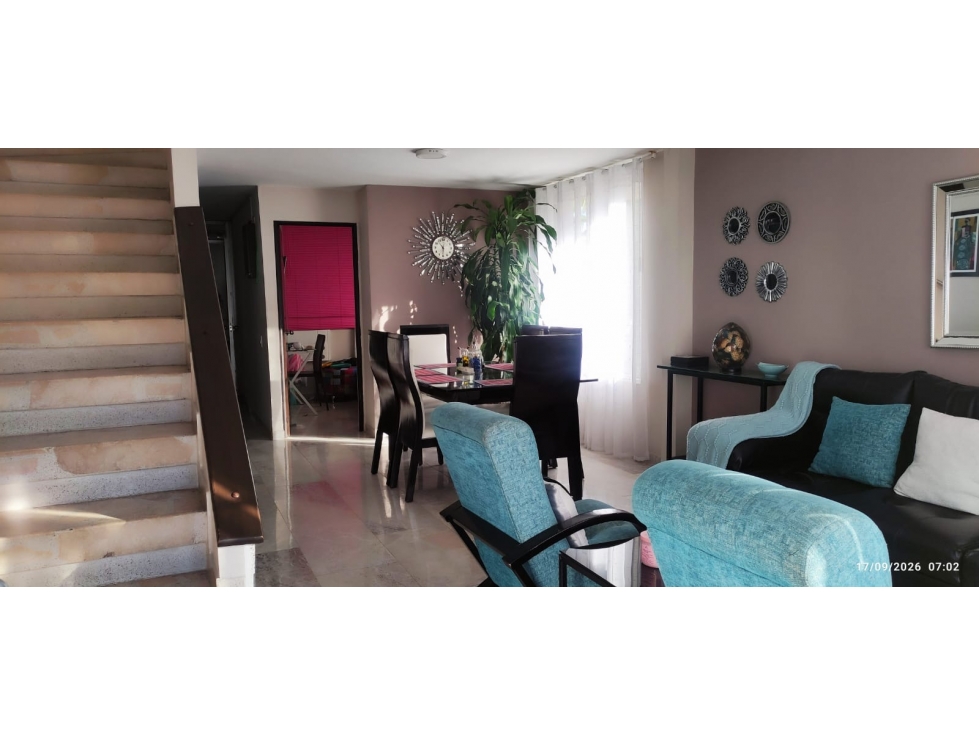 Casa de 3 niveles en venta, 160 m², estrato 5 y doble parqueadero