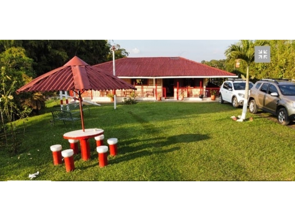 Finca turística operativa con piscina, senderos y alto potencial — foto 2