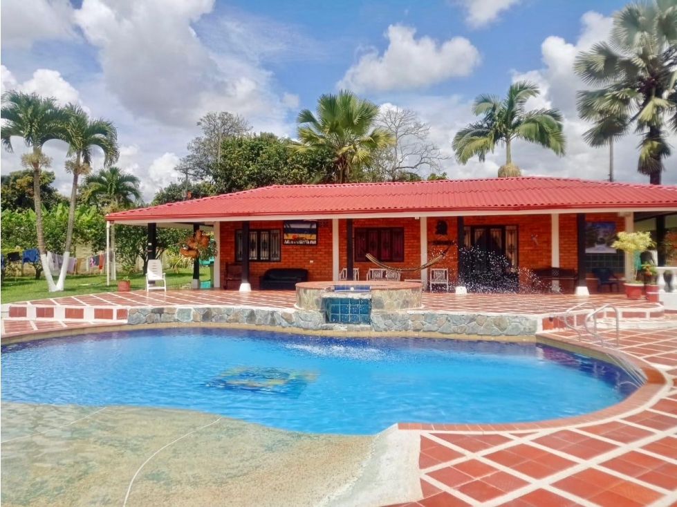 CASA CAMPESTRE EN RENTA SECTOR CONDINA