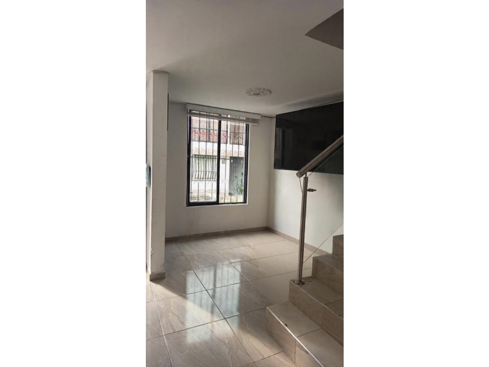 CASA EN VENTA CON 4 HABITACIONES, PATIO AMPLIO Y ANTEJARDÃN — foto 6