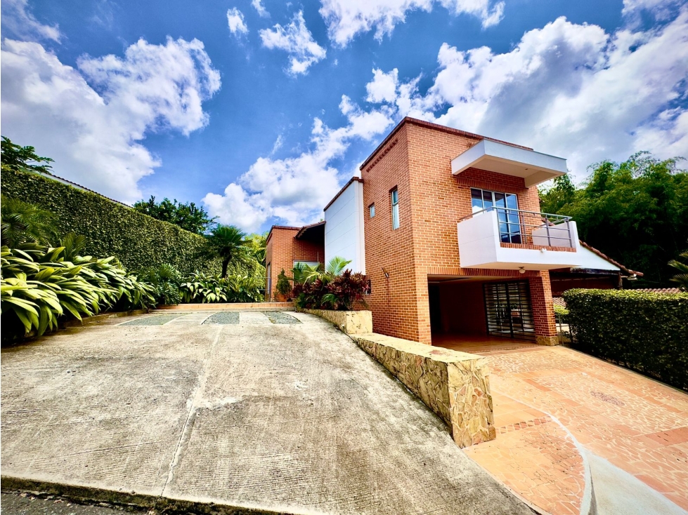 ESPECTACULAR CASA CAMPESTRE EN EL TIGRE - CERRITOS, PEREIRA