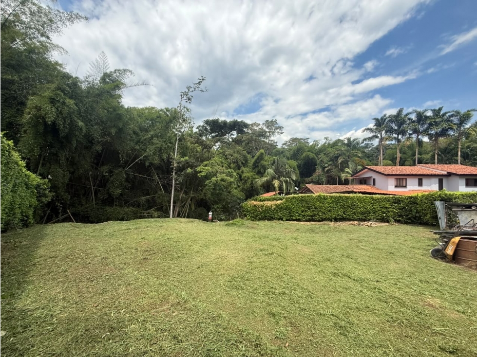 LOTE CAMPESTRE EN VENTA  1.090 M² + LICENCIA DE CONSTRUCCIÓN