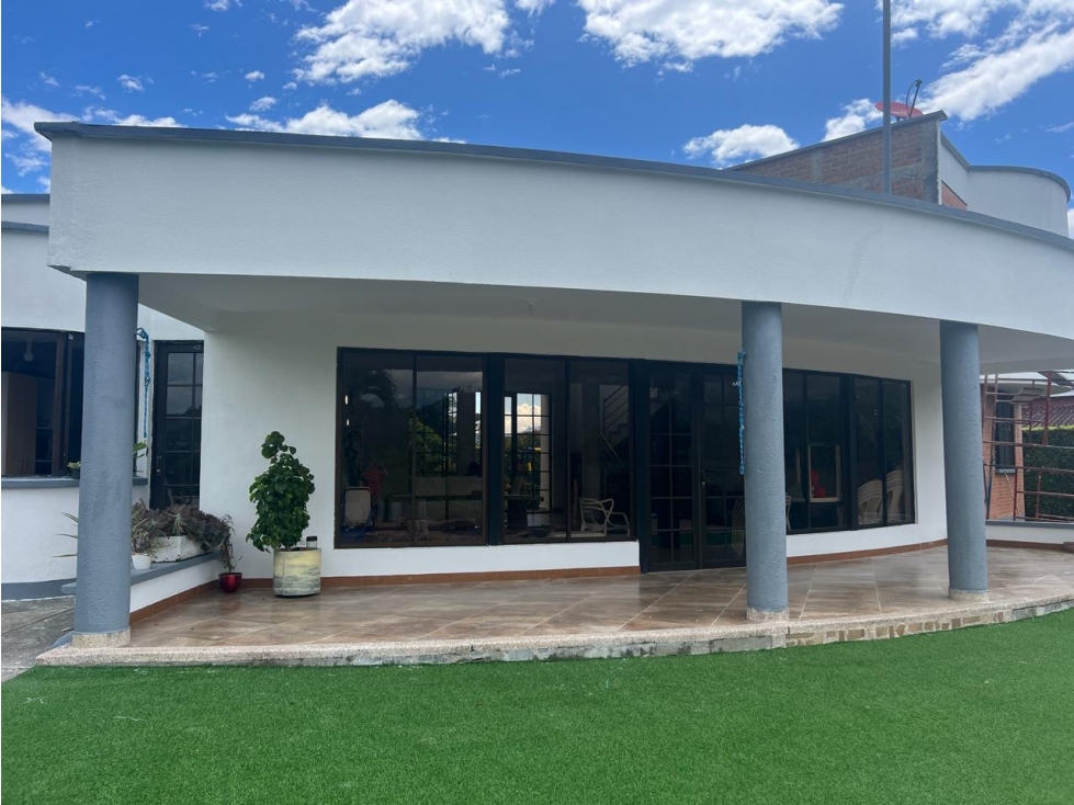 CASA CAMPESTRE EN RENTA CON CAPACIDAD PARA 20 PERSONAS