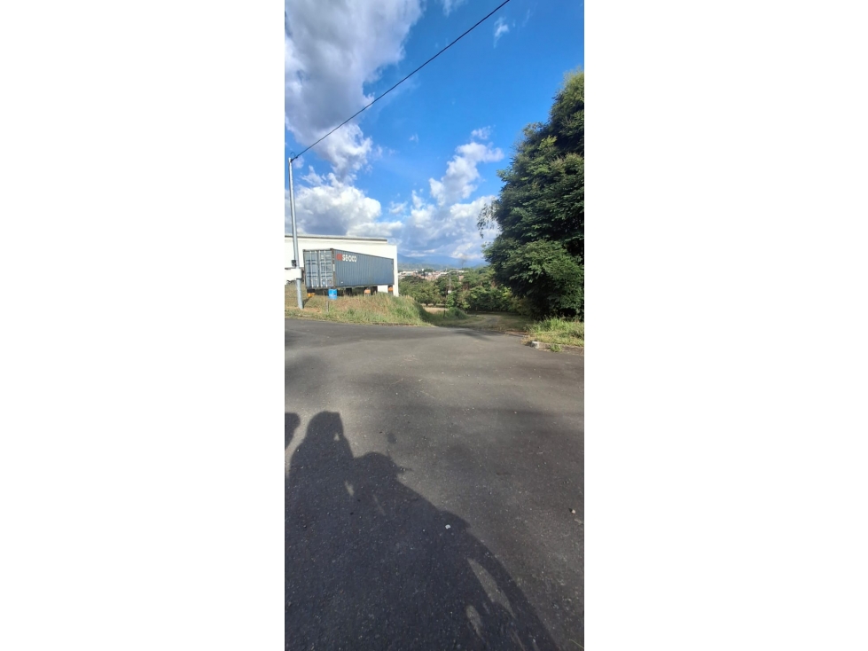 TERRENO INDUSTRIAL EN VENTA 30.000 M² AVENIDA EL POLLO, PEREIRA