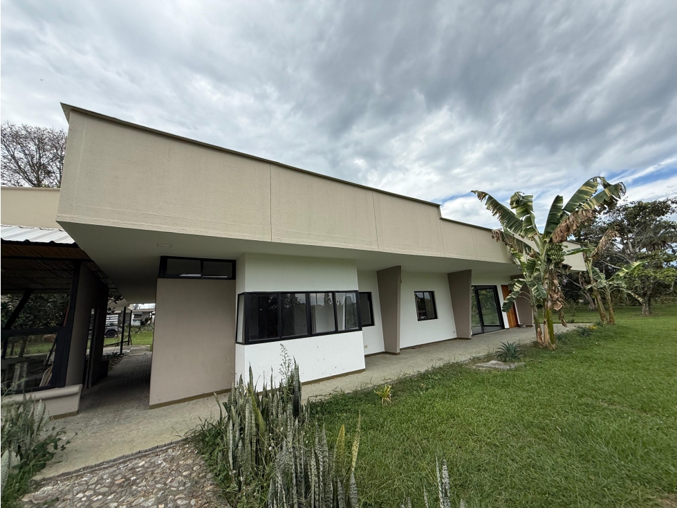 Casa en Renta en Cerritos - 2.500 M² de Lote y 3 Habitaciones — foto 3