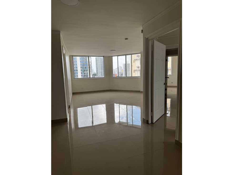 VENTA DE APARTAMENTO EN PH BRISAS DE SAN FERNANDO,TORRE SUR, PANAMA. — foto 2
