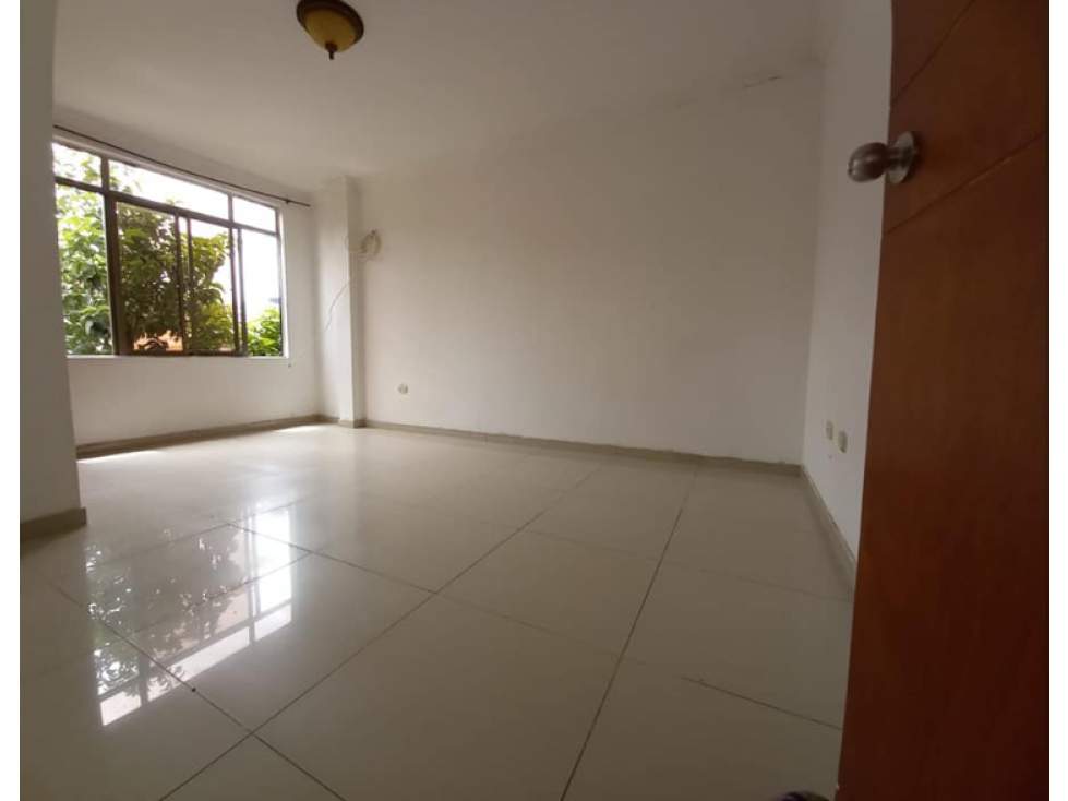 SE VENDE CASA ESQUINERA CON 3 UNIDADES DE VIVIENDA INDEPENDIENTES — foto 2