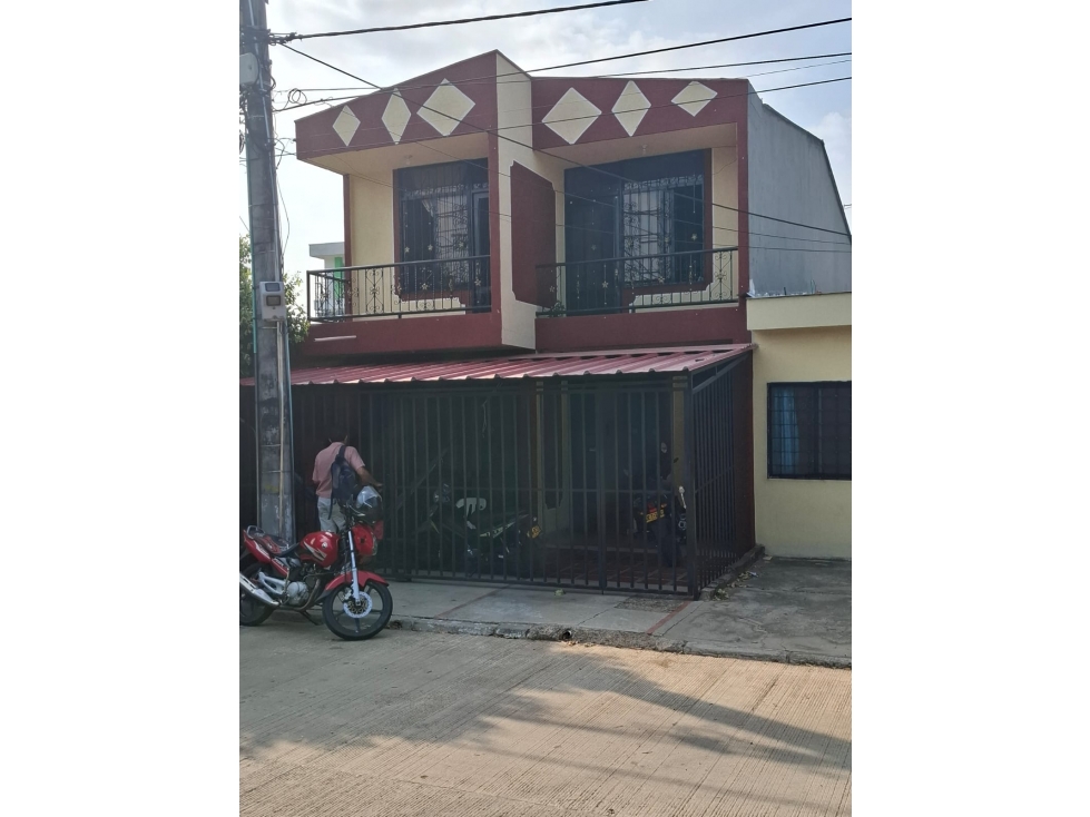 SE VENDE CASA CON 2 APARTAMENTOS INDEPENDIENTES