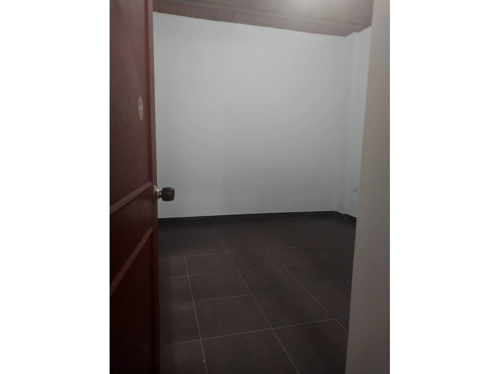 SE VENDE CASA UNIFAMILIAR BARRIO MONTECARLO — foto 4