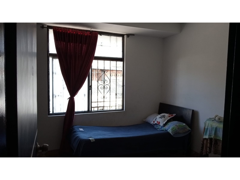 SE VENDE CASA CON 2 APARTAMENTOS INDEPENDIENTES — foto 2
