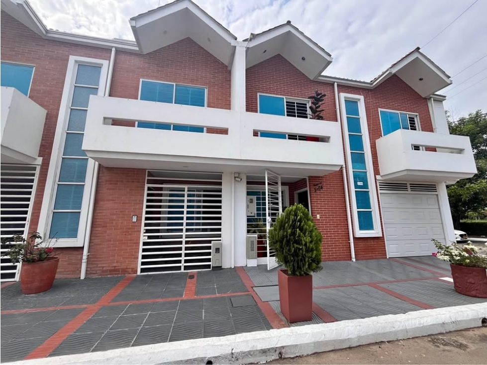 SE VENDE CASA ESQUINERA BARRIO MONTECARLO