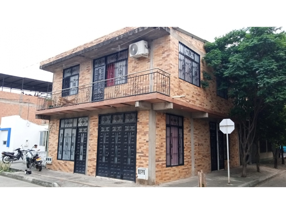 SE VENDE CASA CON 2 APARTAMENTOS INDEPENDIENTES