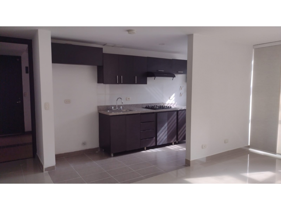 SE ARRIENDA APARTAMENTO EN ENVIGADO, SECTOR EL TRIANON