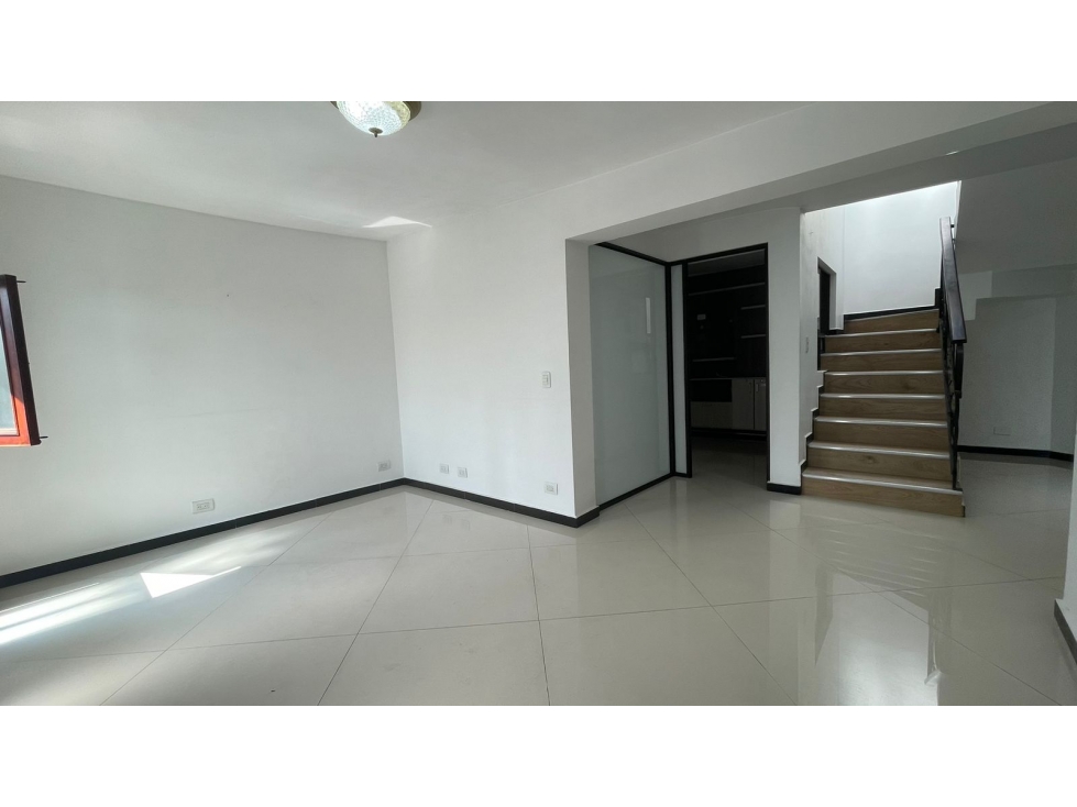 SE ARRIENDA CASA EN ITAGUI, SECTOR TRIANA - 2