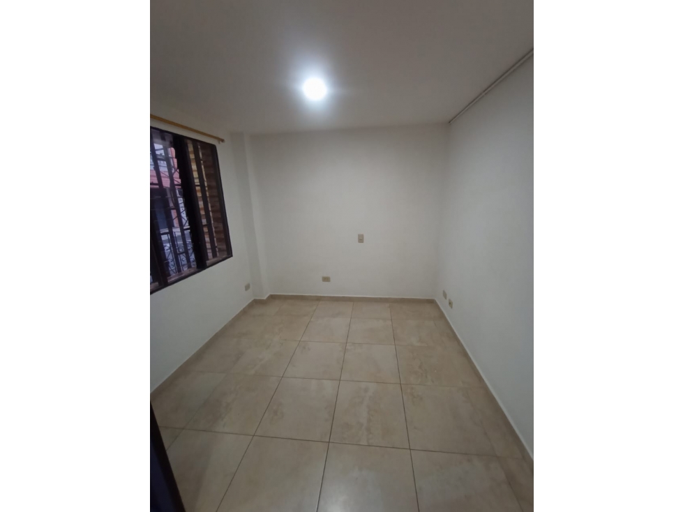 SE ARRIENDA APARTAMENTO EN SABANETA, SECTOR CALLE LARGA — foto 2