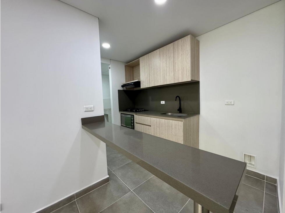 SE ARRIENDA APARTAMENTO EN ENVIGADO, SECTOR EL TRIANON
