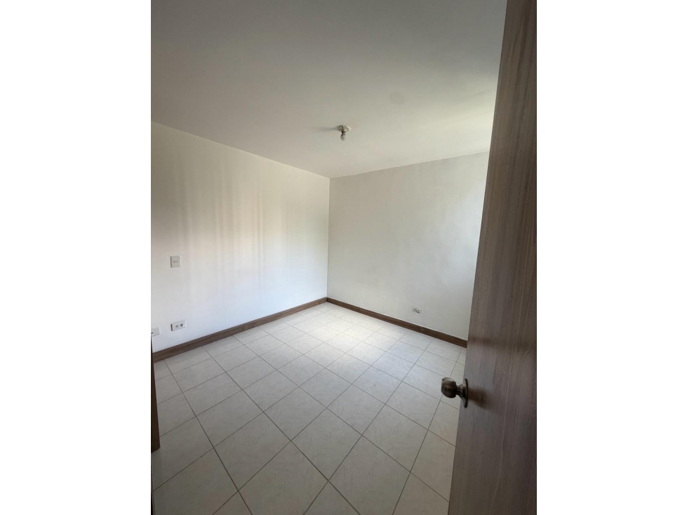 SE ARRIENDA APARTAMENTO EN LA ESTRELLA, SECTOR LA TABLAZA — foto 3