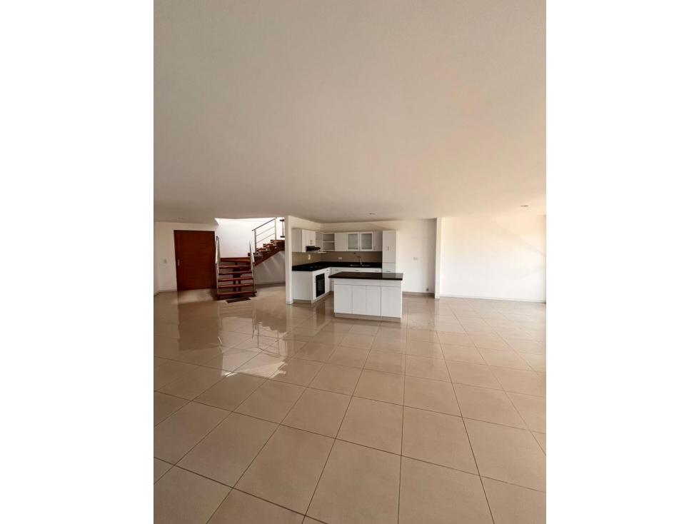 SE ARRIENDA APARTAMENTO EN SABANETA, SECTOR LAS LOMITAS