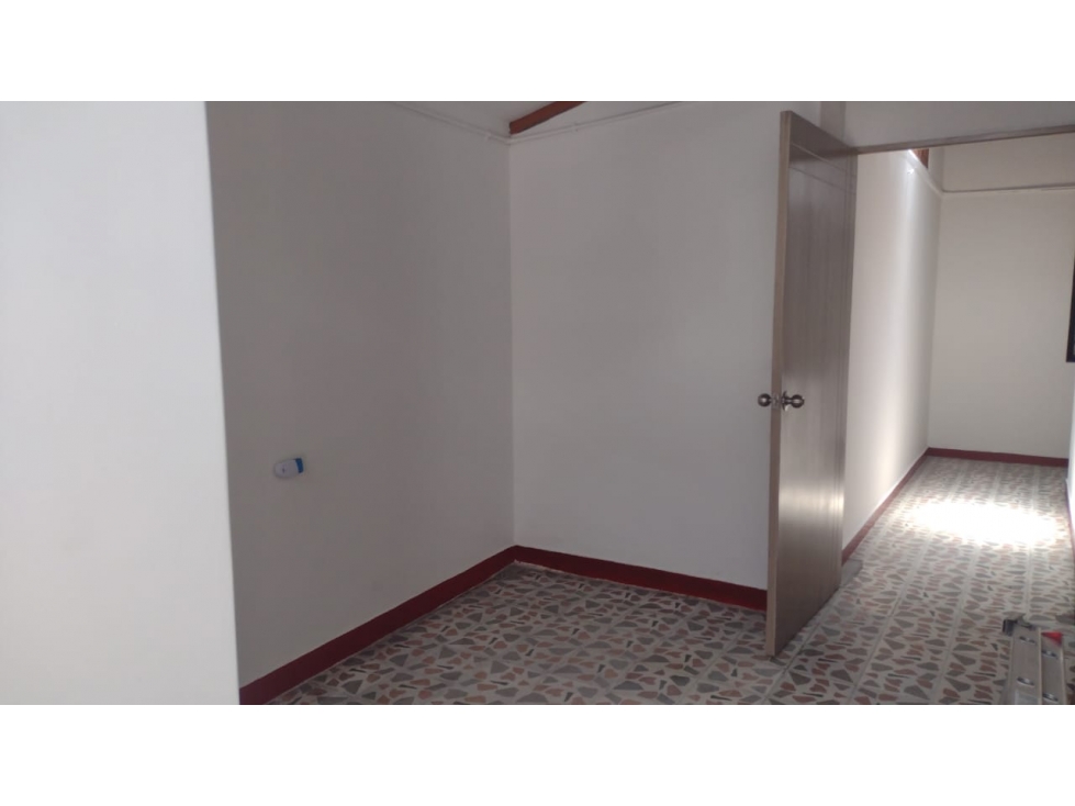 SE ARRIENDA APARTAMENTO EN SAN ANTONIO DE PRADO, SECTOR EL VERGEL — foto 2