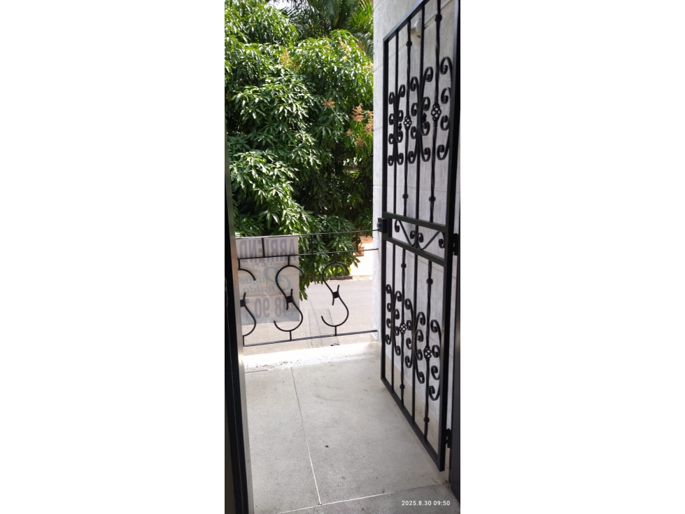 SE ARRIENDA APARTAMENTO EN LAURELES, SECTOR LA CASTELLANA — foto 2