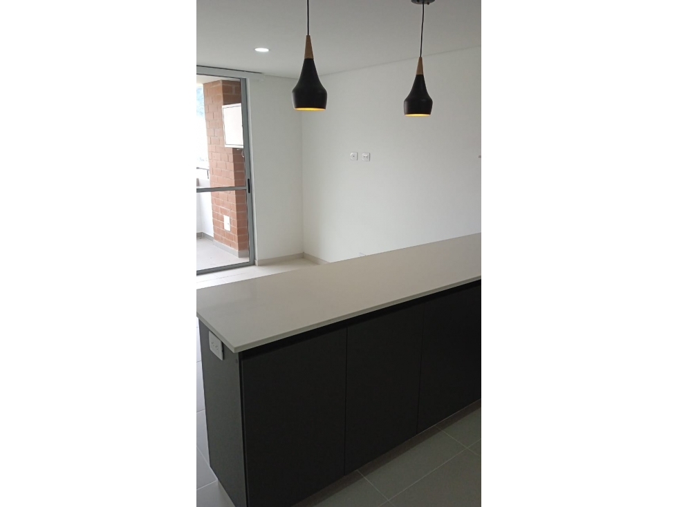 SE ARRIENDA Y SE VENDE APARTAMENTO EN EL SECTOR DE SURAMERICA — foto 3