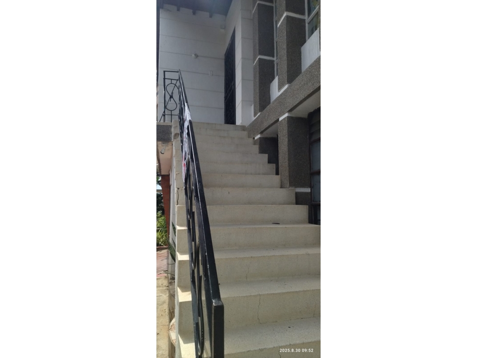 SE ARRIENDA APARTAMENTO EN LAURELES, SECTOR LA CASTELLANA