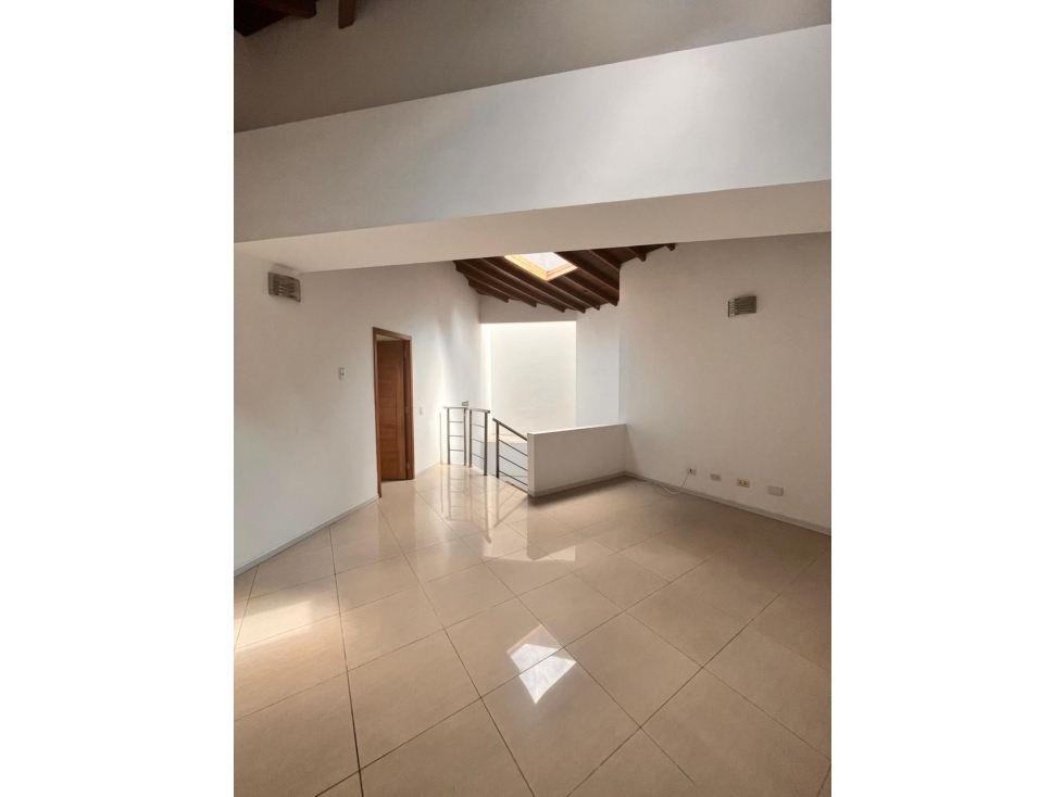 SE ARRIENDA APARTAMENTO EN SABANETA, SECTOR LAS LOMITAS — foto 4