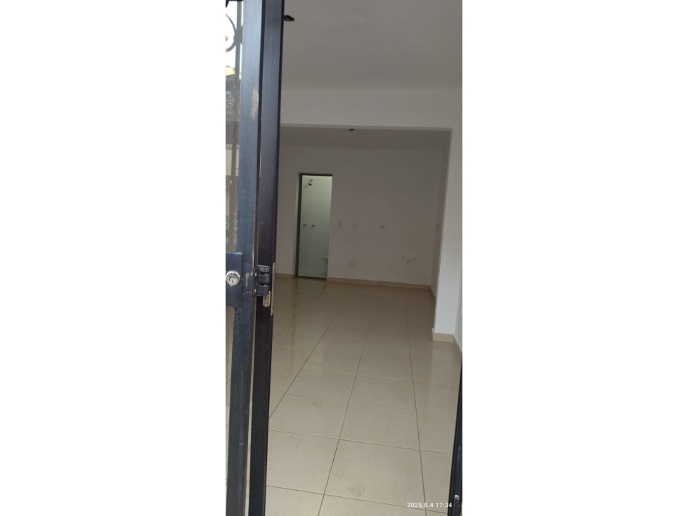 LOCAL COMERCIAL — foto 4