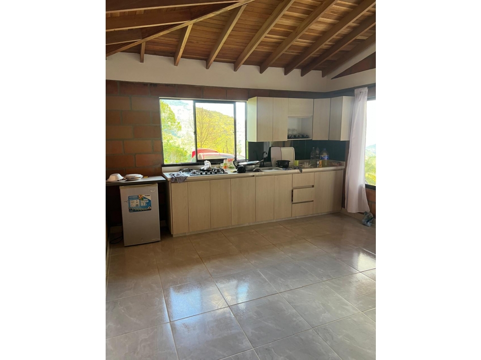 SE ARRIENDA CASA EN COPACABANA, SECTOR EL ZARZAL. - 2