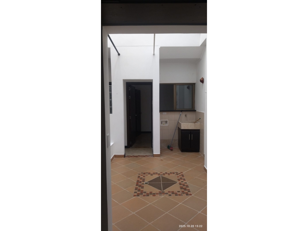SE ARRIENDA APARTAMENTO EN SABANETA, SECTOR LA DOCTORA. - 2