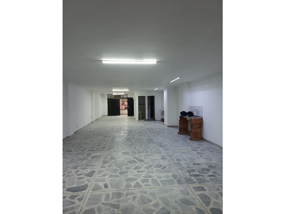 LOCAL EN ARRIENDO SAN ISIDRO — foto 2