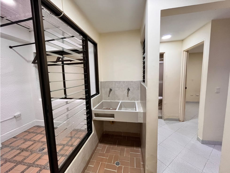 SE ARRIENDA APARTAMENTO EN SABANETA, SECTOR LA CALLE LARGA — foto 3