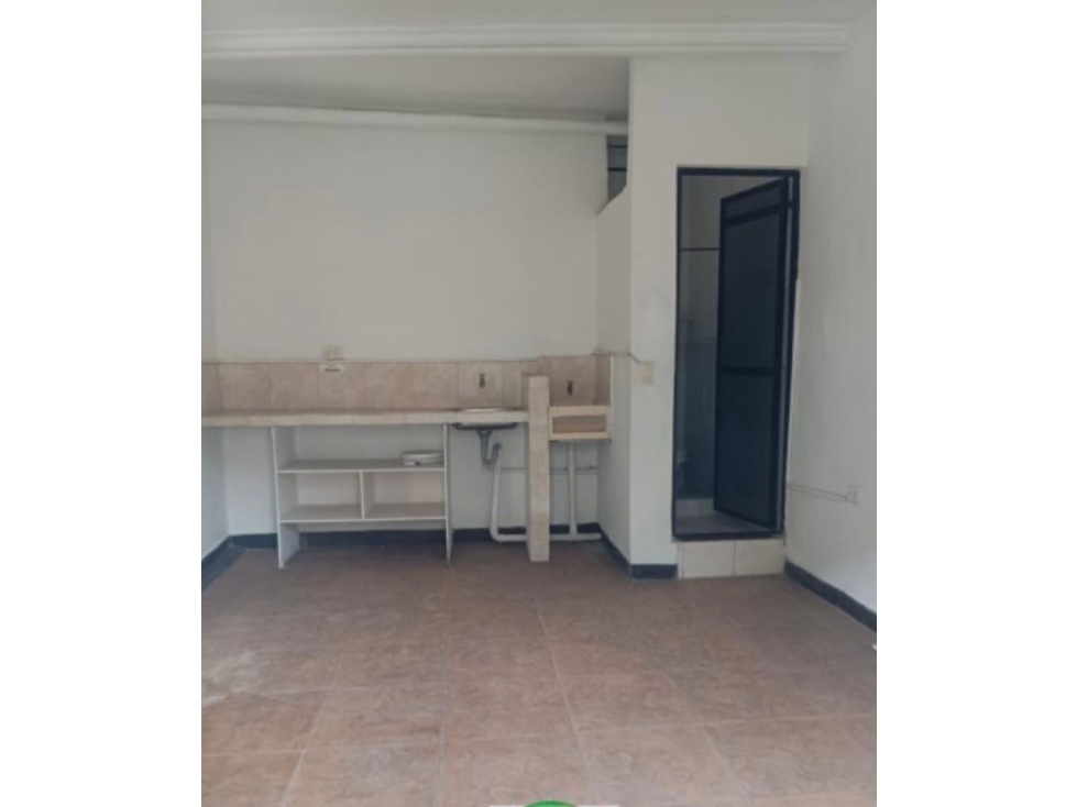 CASA LOCAL EN ITAGUI, SECTOR SANPIO - 4