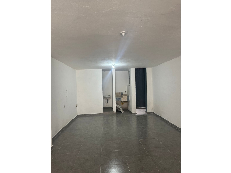 SE ARRIENDA LOCAL COMERCIAL EN ITAGUI, SECTOR LAS MARGARITAS. — foto 3