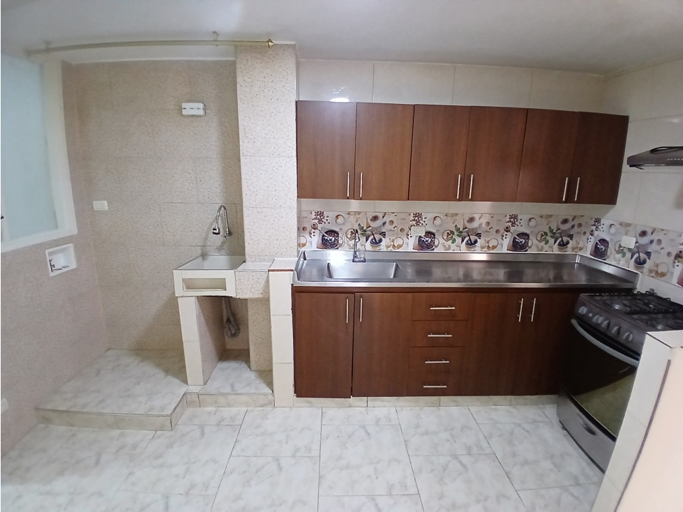 SE ARRIENDA APARTAMENTO EN SABANETA, SECTOR CALLE LARGA