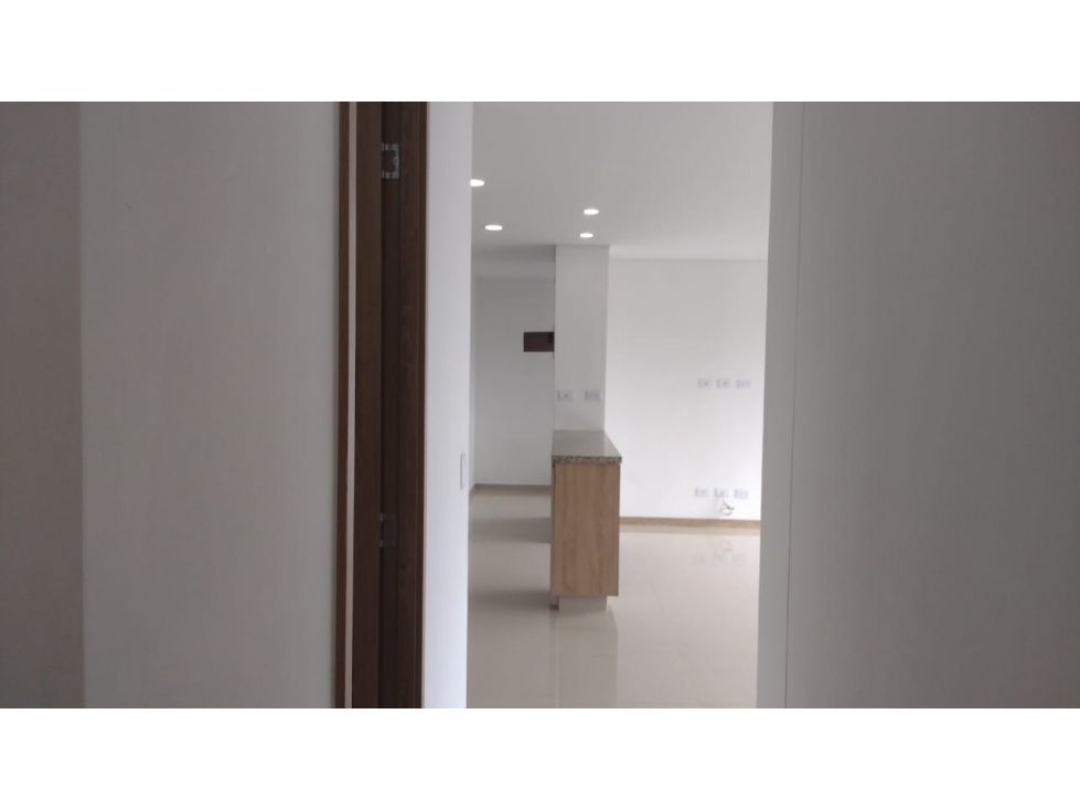 SE ARRIENDA APARTAMENTO EN SABANETA, SECTOR CAÑAVERALEJO — foto 2