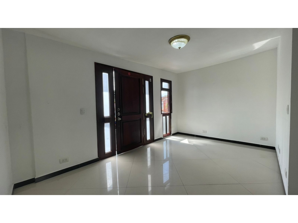 SE ARRIENDA CASA EN ITAGUI, SECTOR TRIANA - 1