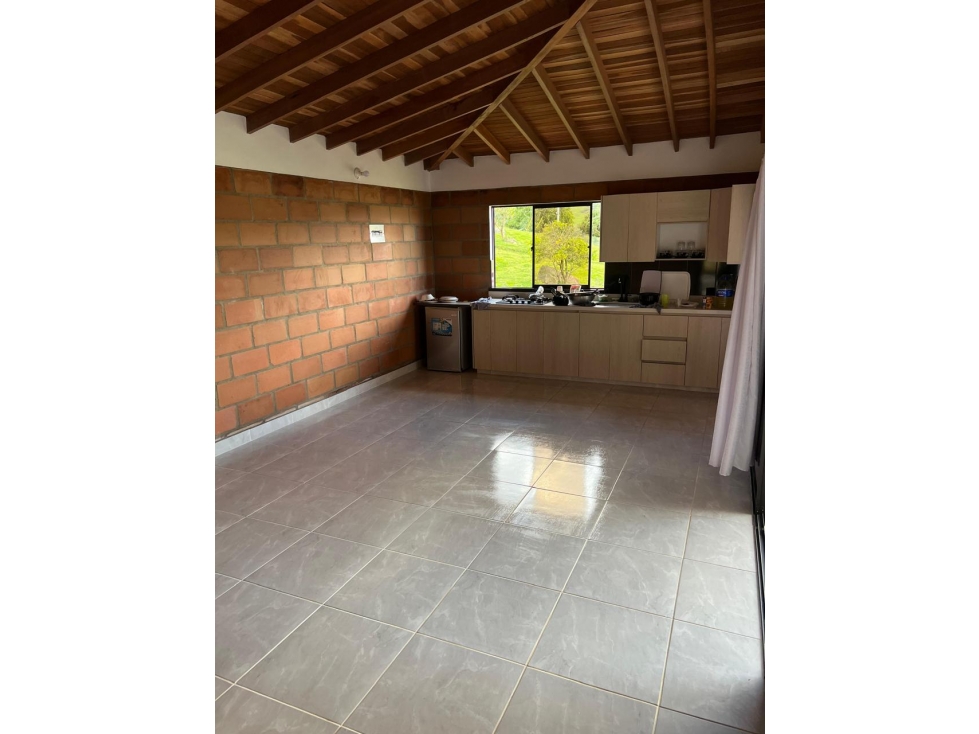 SE ARRIENDA CASA EN COPACABANA, SECTOR EL ZARZAL. - 3