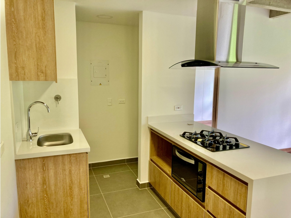 SE ARRIENDA APARTAMENTO EN ENVIGADO, LOMA DEL ESCOBERO