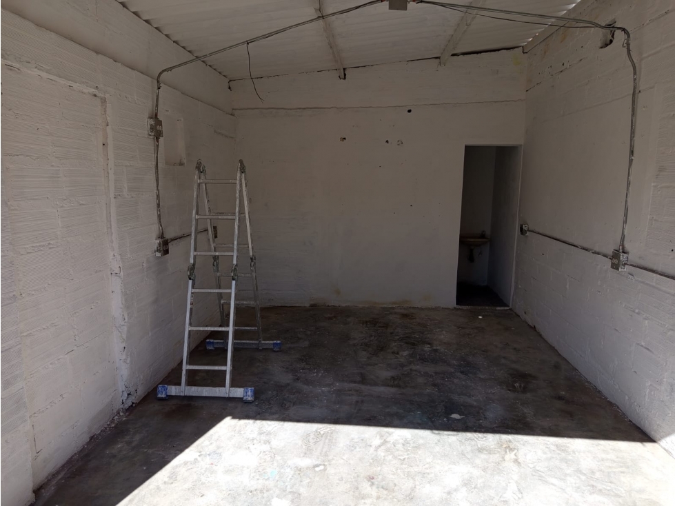 SE ARRIENDA LOCAL EN MEDELLIN, SECTOR LAURELES — foto 2