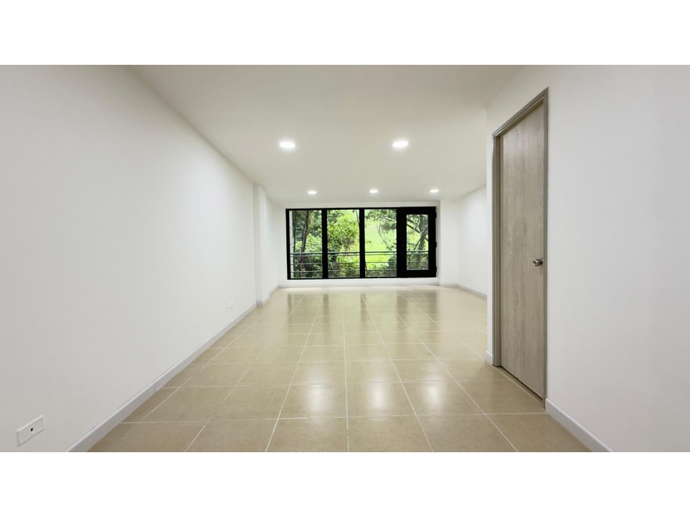 SE VENDE LOCAL EN ENVIGADO, SECTOR ABADIA.