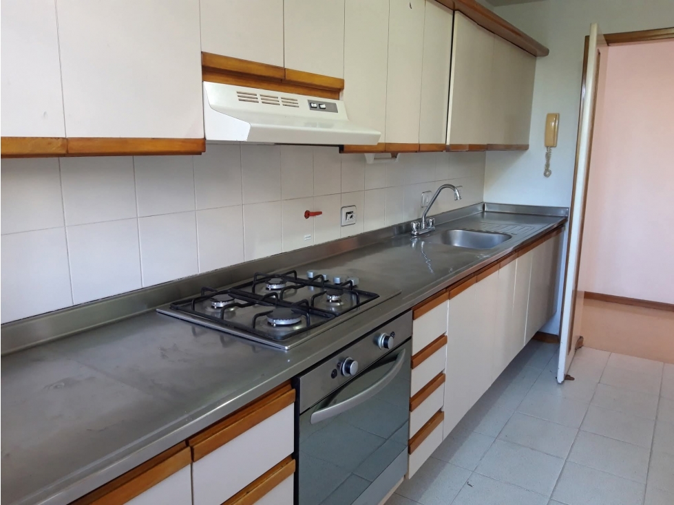 SE ARRIENDA APARTAMENTO EN EL POBLADO, SECTOR RPOVENZA — foto 4